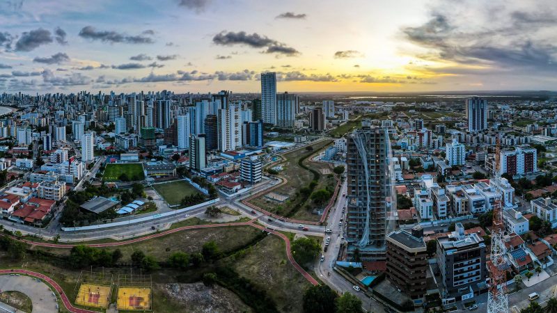 Bispo Bruno Leonardo destina R$ 1 milhão em cestas básicas para o Sul