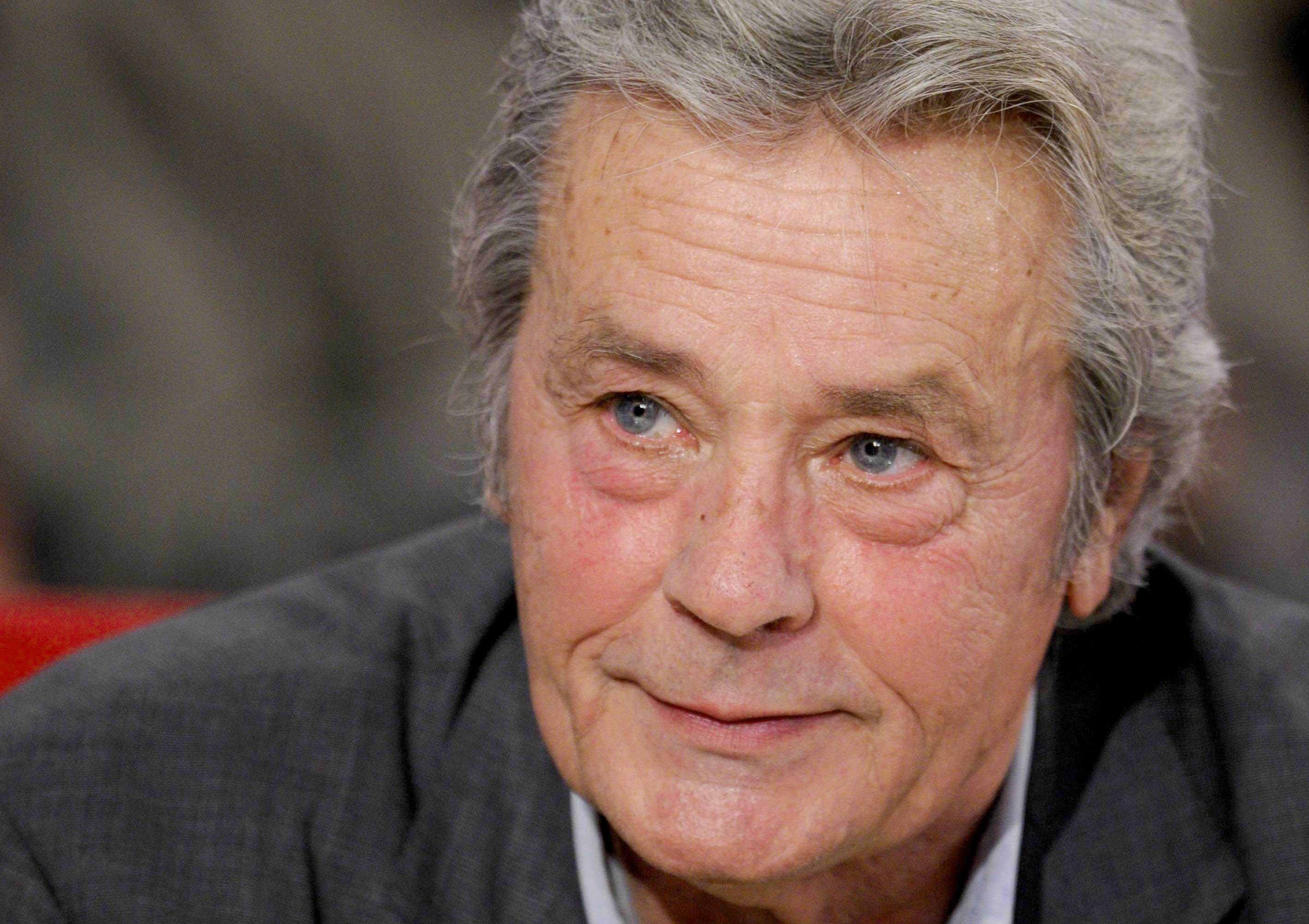 Ator Alain Delon, lenda do cinema francês , morre aos 88 anos